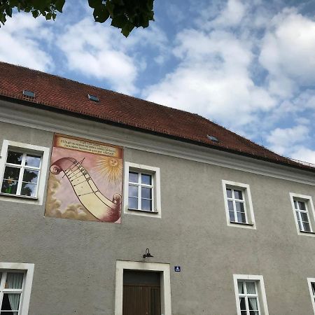 65Qm Wohnung Klosterblick Im Historischen Pfarrhaus Pielenhofen 外观 照片